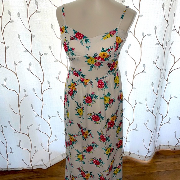 NWT Floral White Maxi Dress Lily Rose - Picture 2 of 9